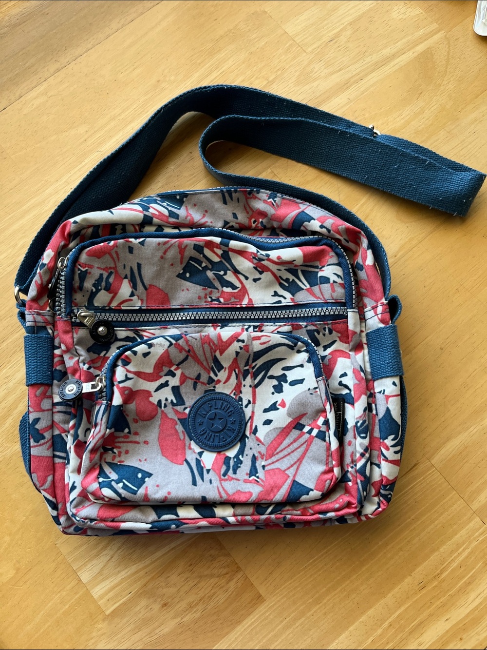 Lightweight nylon bag